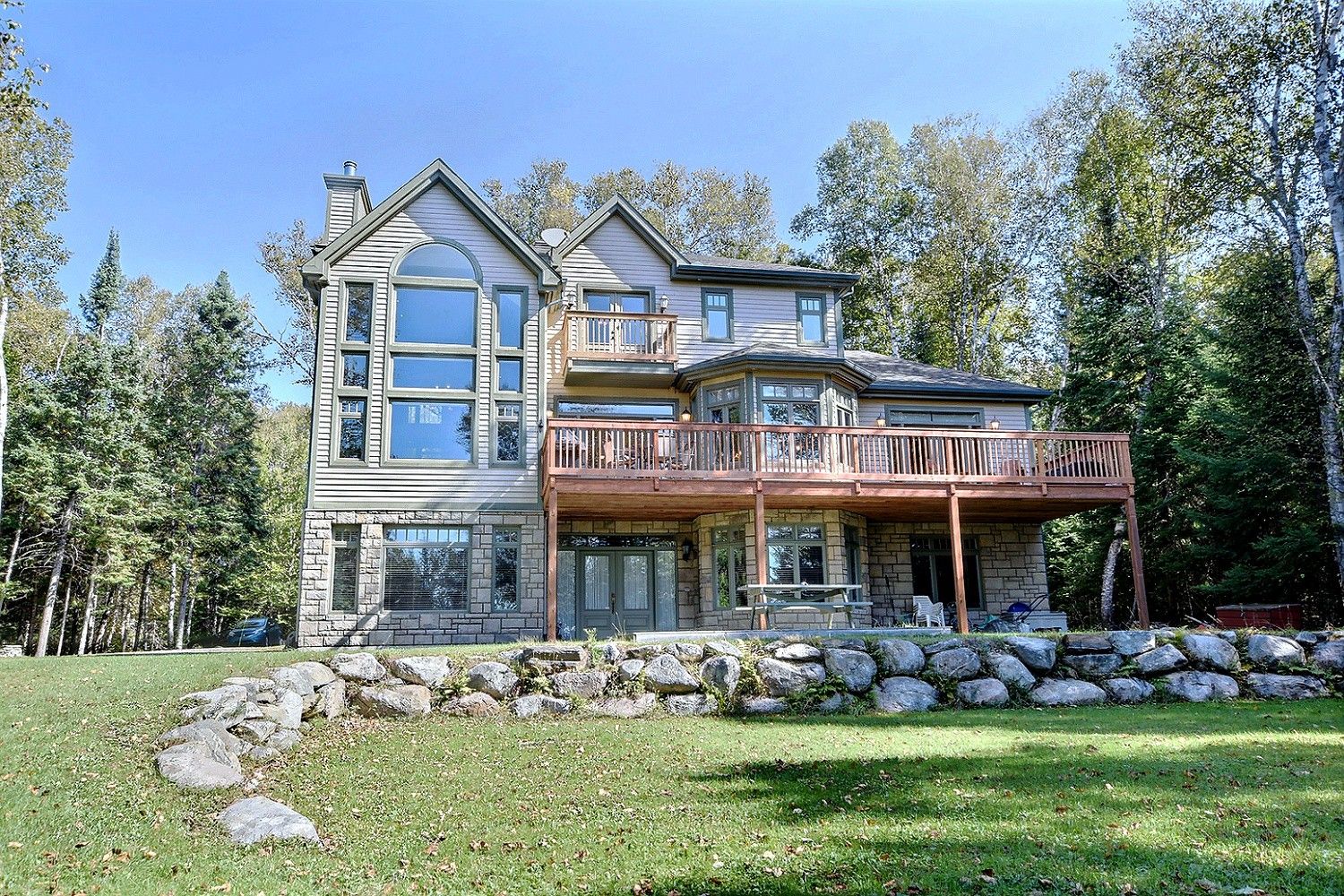 Discover the Laurentian region, in Canada Luxury Real Estate BARNES